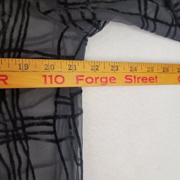 Koret Sheer Black Button Down Blouse Size 8 Grid Pattern Lightweight Long Sleeve - Picture 8 of 10